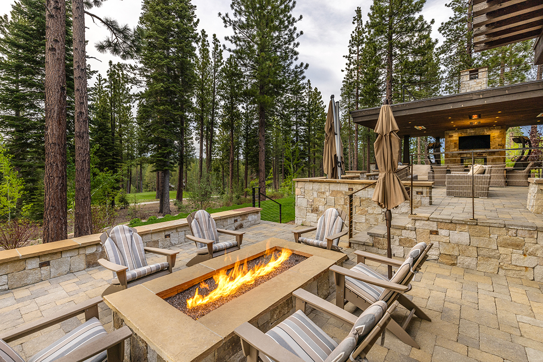Check Out A Luxurious Lake Tahoe Retreat Priced At 11 9m 26 Martis Camp Realty Home 494 Firepit
