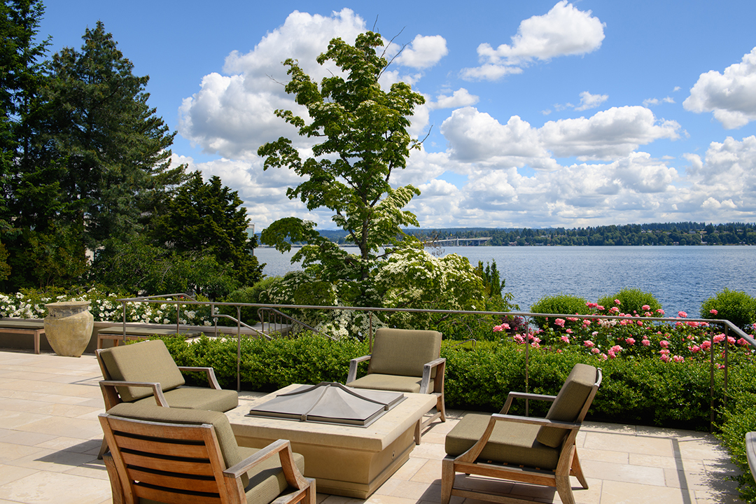 Explore A Sophisticated Lakefront Seattle Mansion Priced At 22 5m H