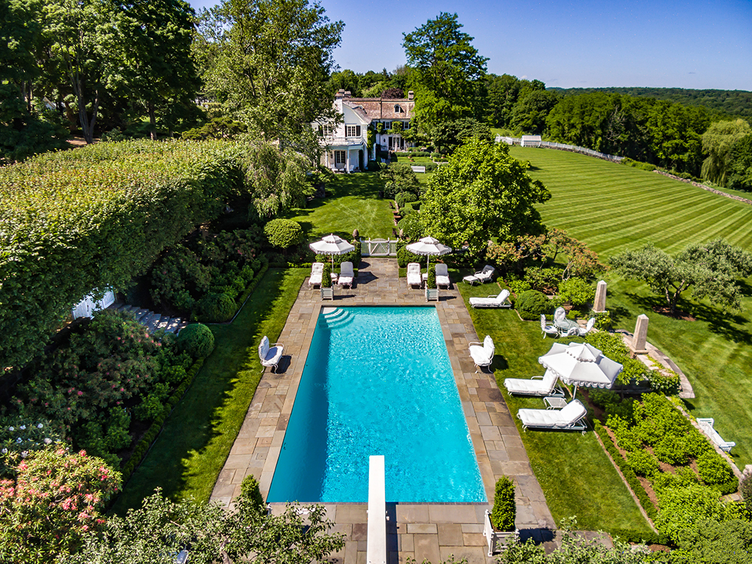 Susie Hilfiger Finally Sells Her Lovely Greenwich Estate In The Towns Biggest Sale Of 2023 So Far B