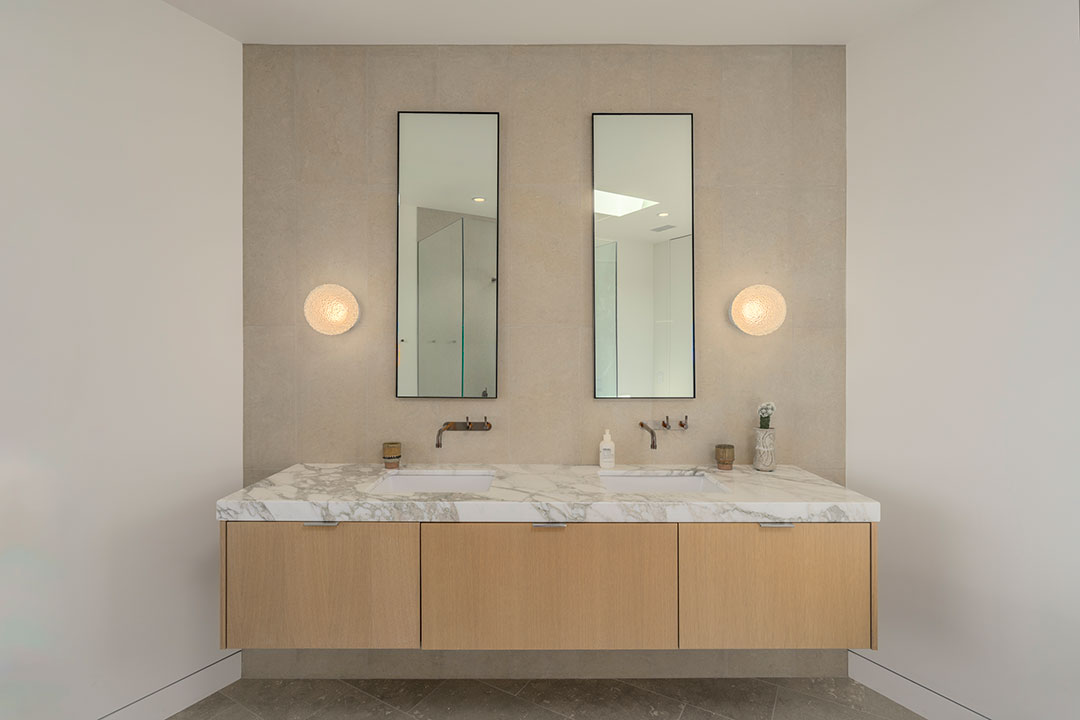 26 Decorist Founder Vanity