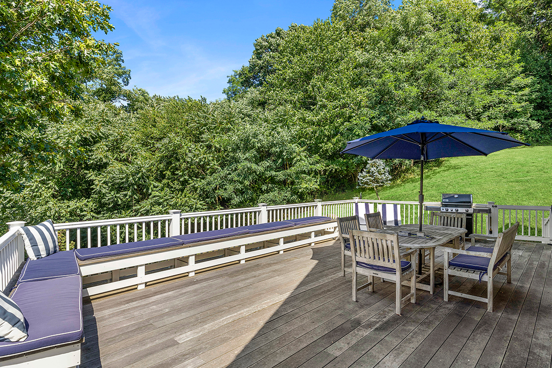 You Can Nab This Shelter Island Home With Charming Coastal Style For Under 1m G