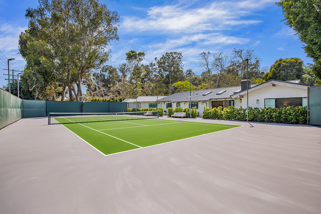 Renowned Record Producer Flips Pacific Palisades Property Listing It For 15m Zzzzzz