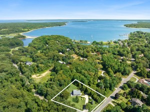 You Can Nab This Shelter Island Home With Charming Coastal Style For Under 1m B