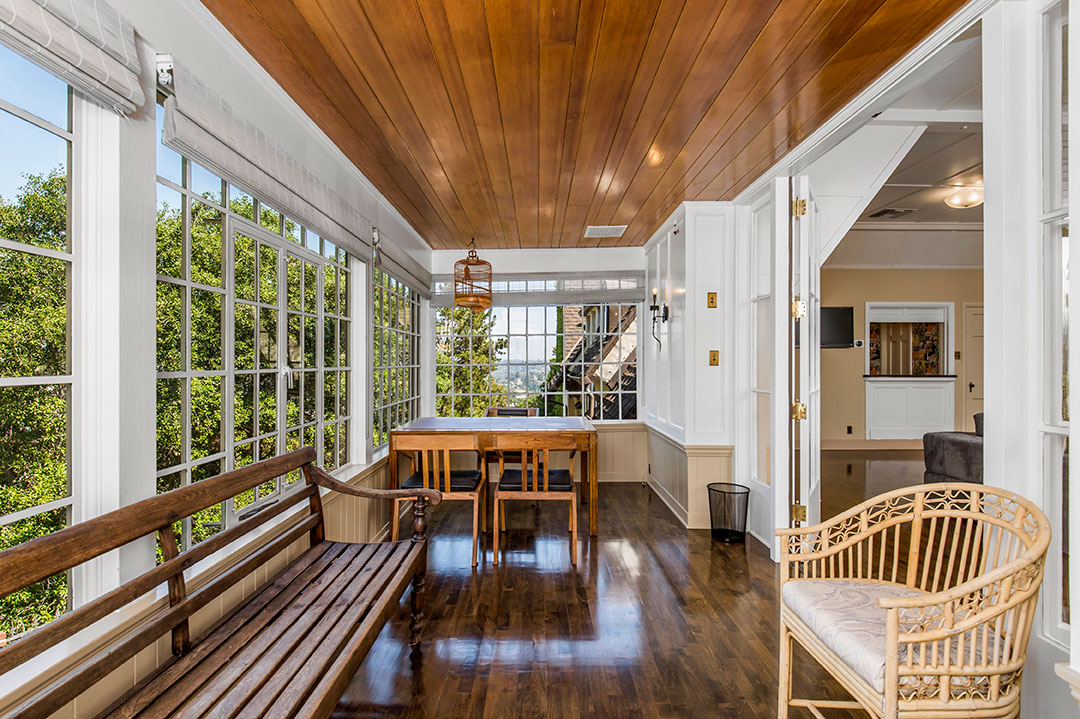 26 Walt Disney Sunroom