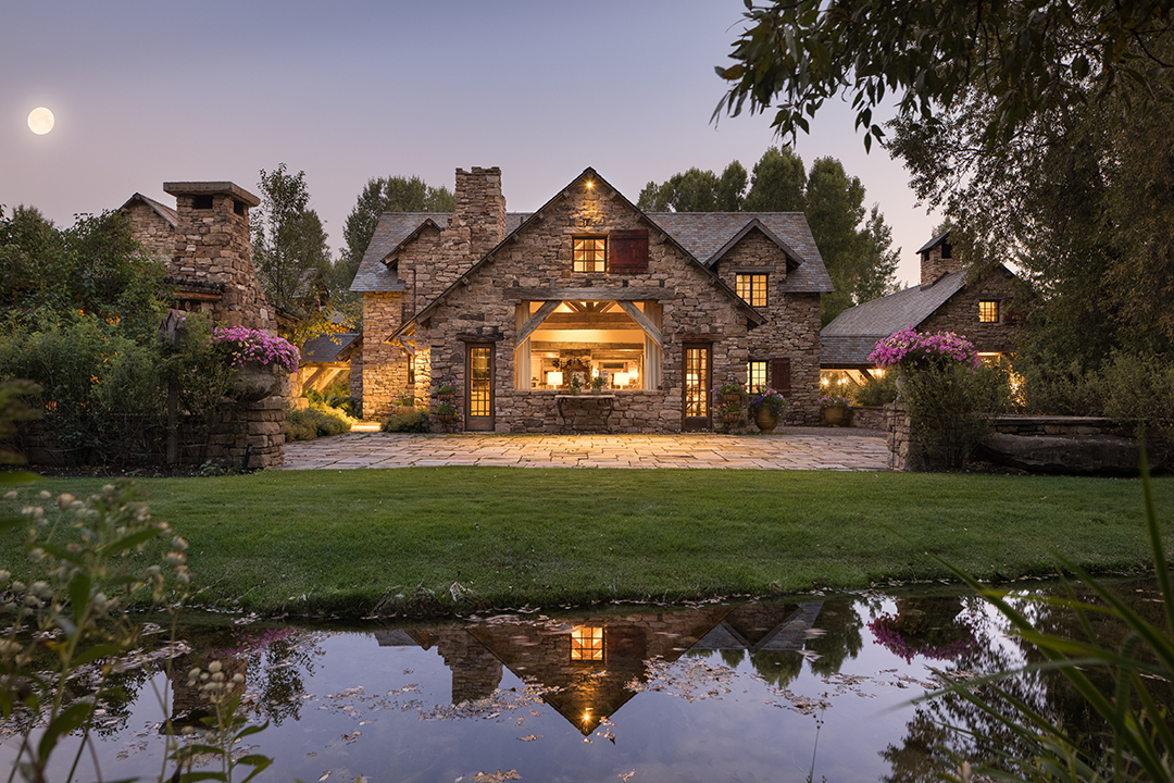 Explore A Stunning Wyoming Escape Priced At 22 5m Zw