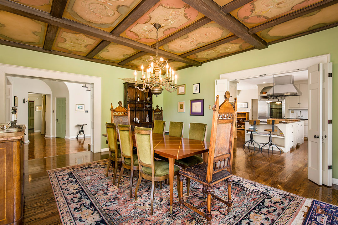 10 Walt Disney Dining Room