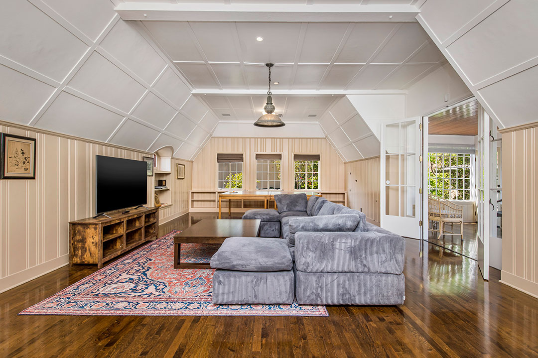 25 Walt Disney Family Room