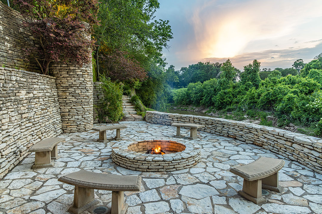 28 The Lodge Firepit