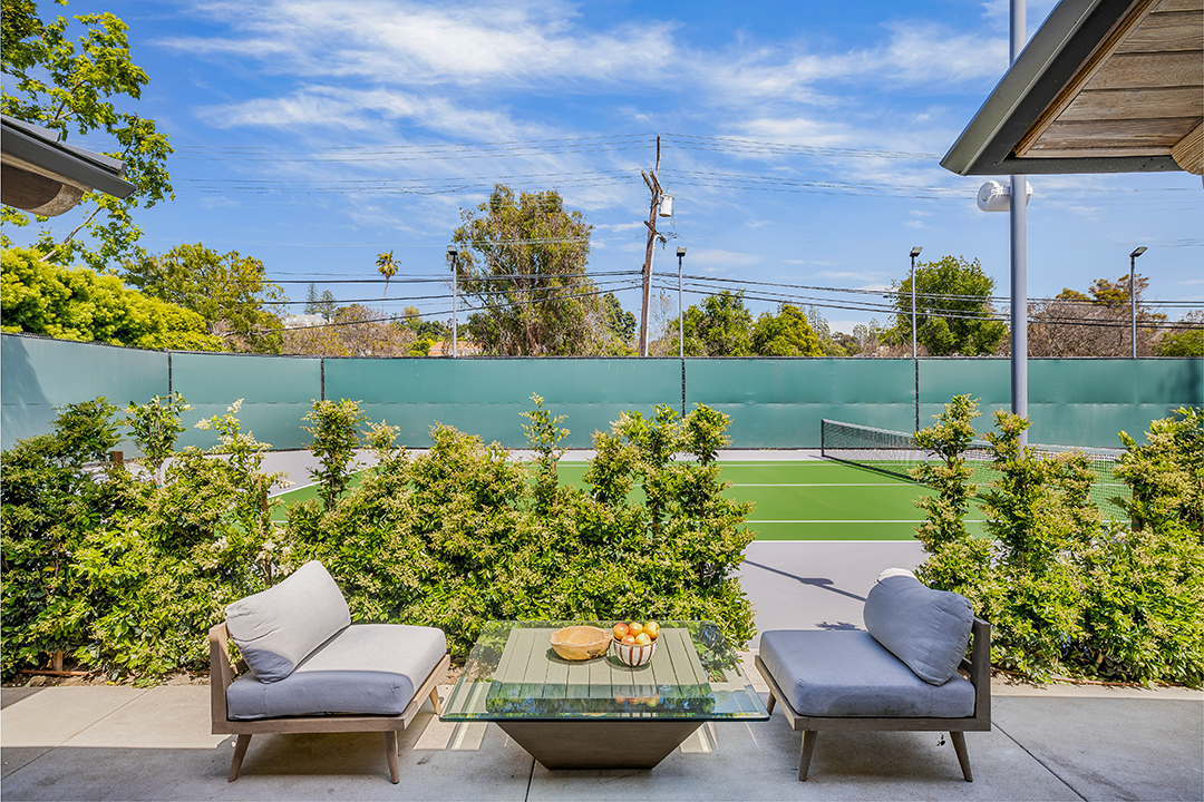 Renowned Record Producer Flips Pacific Palisades Property Listing It For 15m Zzzzz