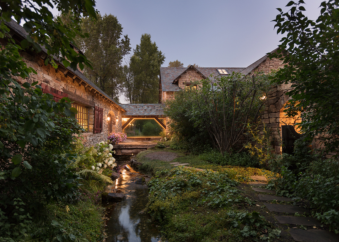 Explore A Stunning Wyoming Escape Priced At 22 5m Aaa