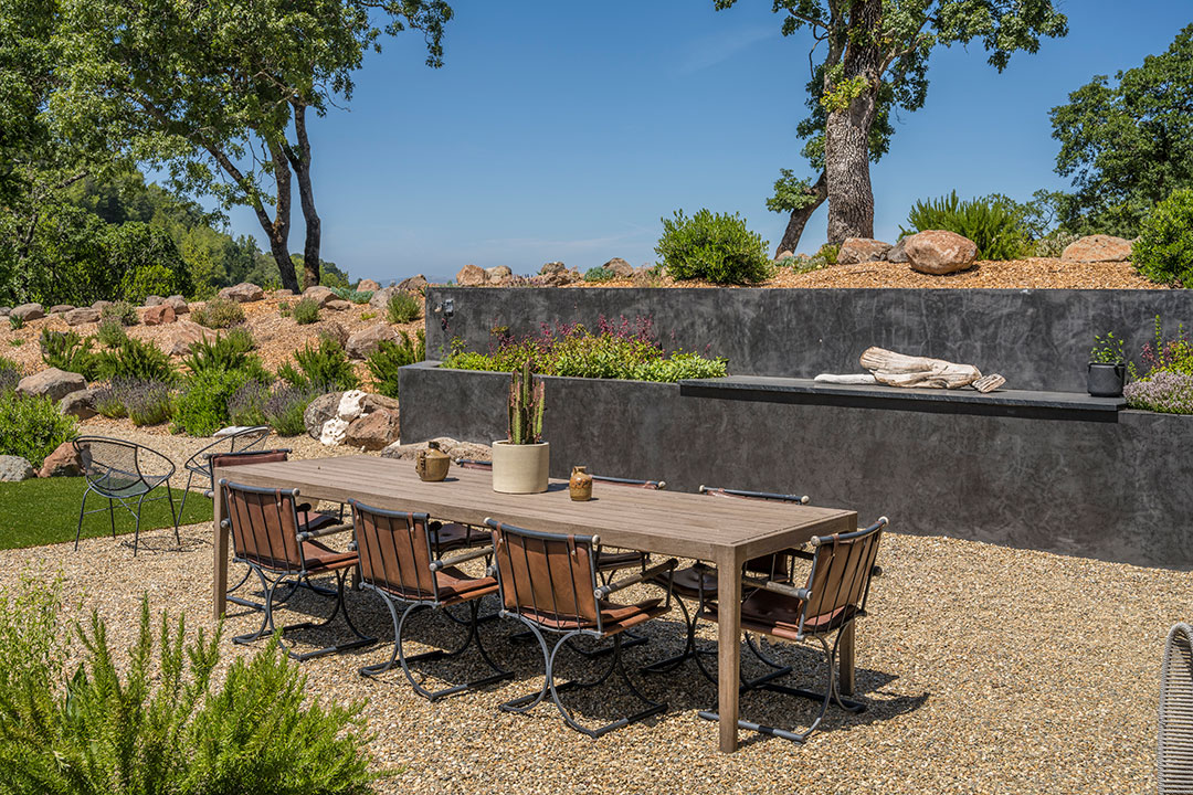 13 Decorist Founder Outdoor Dining