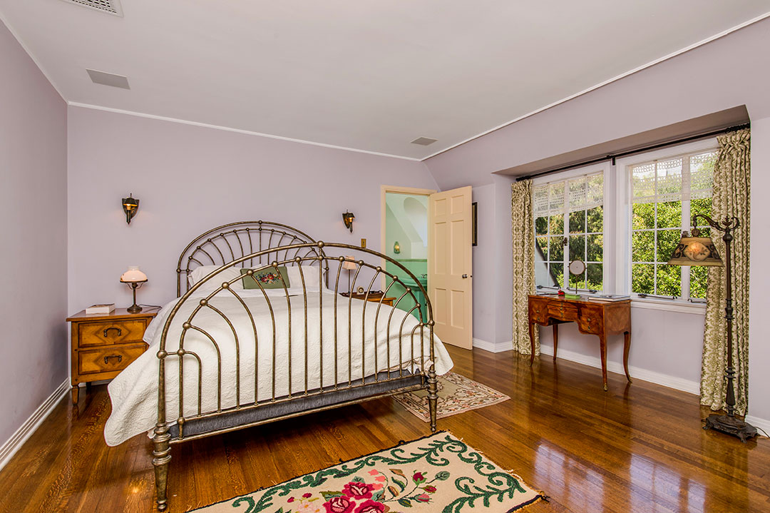 37 Walt Disney Bedroom