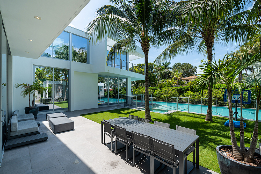 Miami Heats Victor Oladipo Lists Miami Beach Modern For 10m B