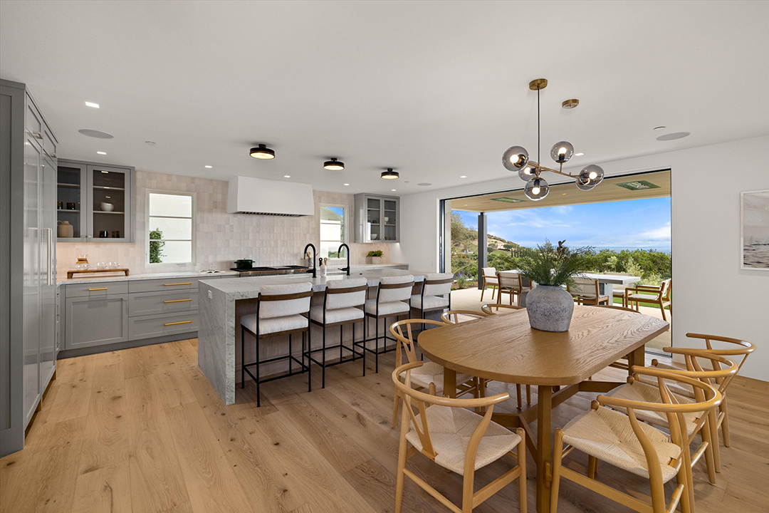 Ellen Degeneress Former Montecito Property Just Popped Up For Sale Asking 17 6m G