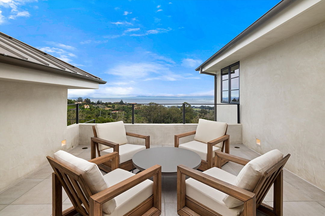 Ellen Degeneress Former Montecito Property Just Popped Up For Sale Asking 17 6m S