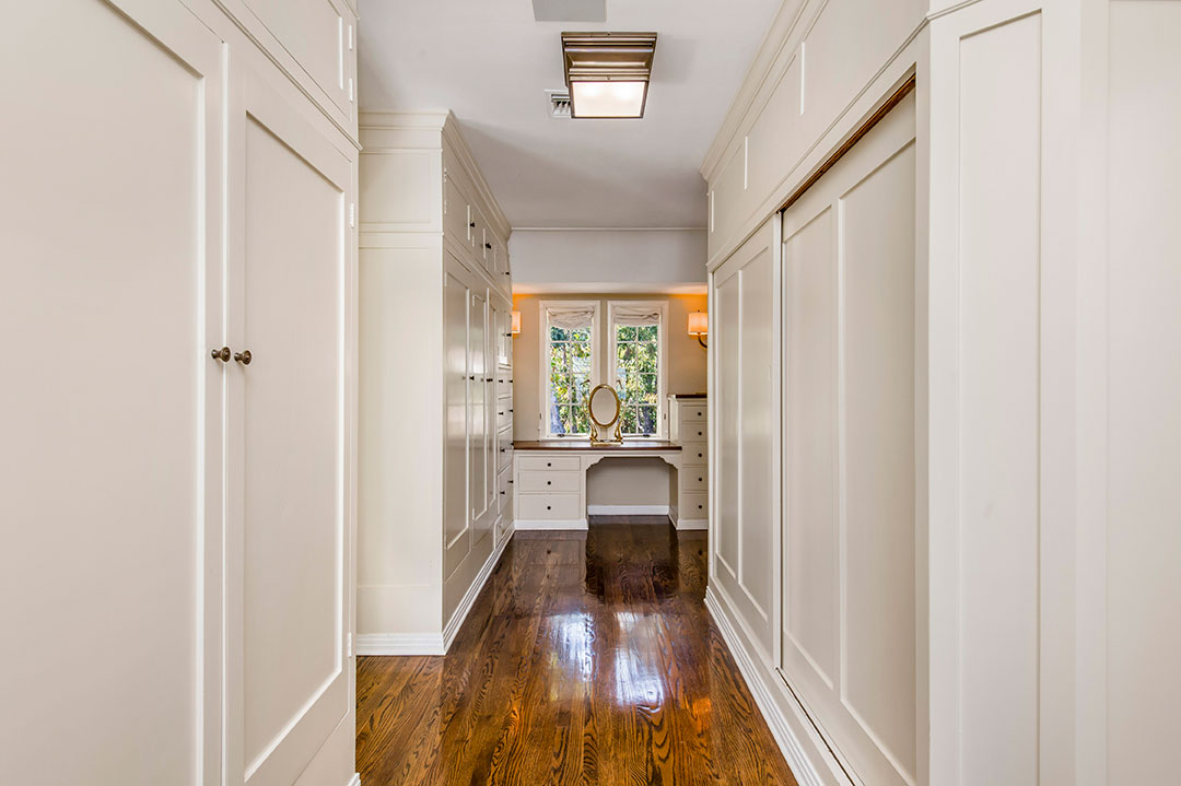 29 Walt Disney Closet