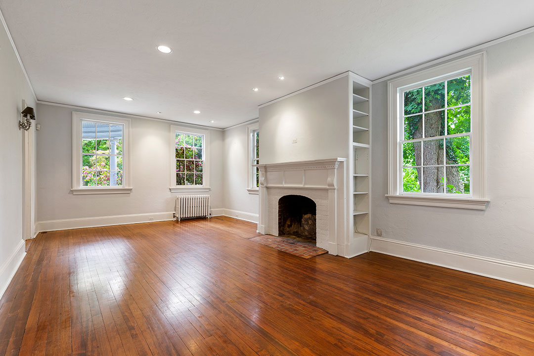 8 Andre Leon Talley Empty Living Room