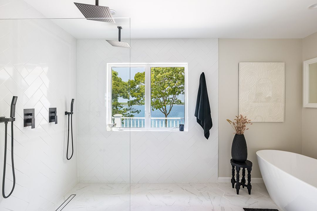 Actress Drea De Matteos Former Family Summer Home In East Hampton Hits The Market 26threemileharbordr Easthampton Bath 1 Credit Lena Yaremenko