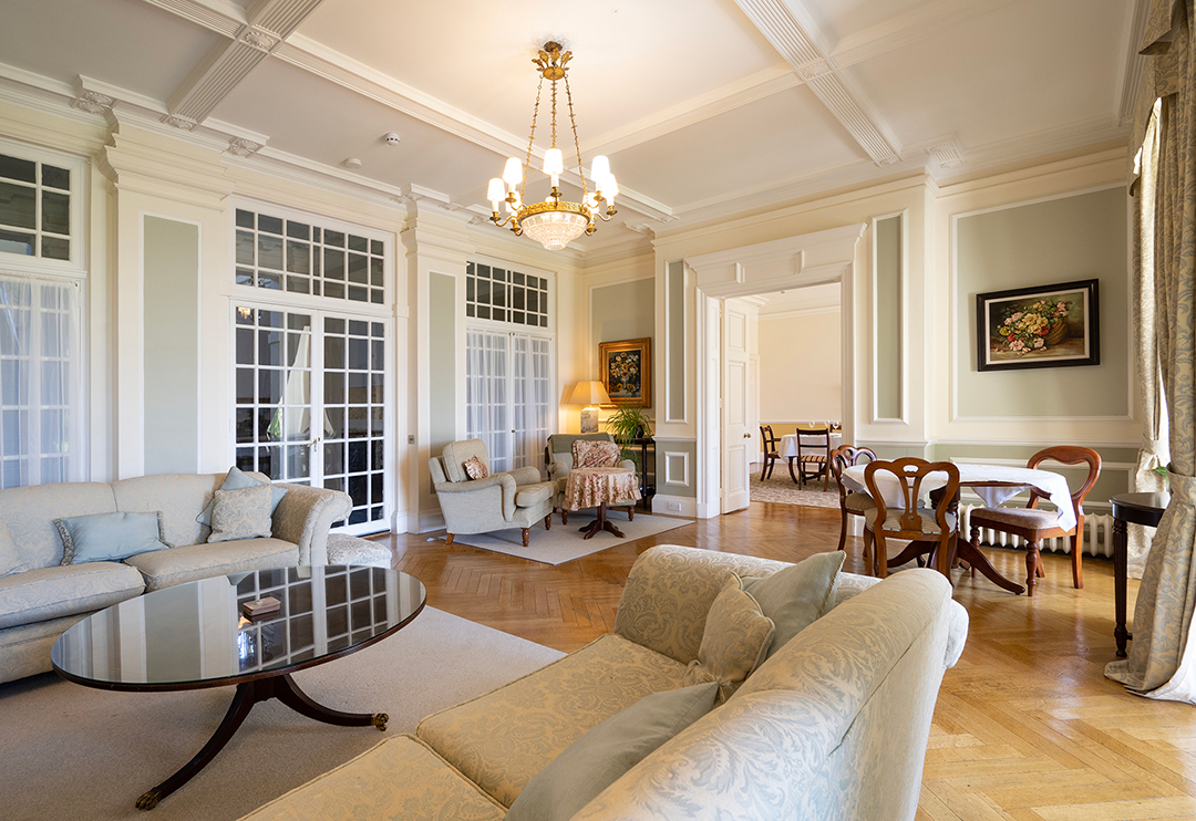 Bob Dylan Lists His Sophisticated Scottish Highlands Manor Set On 24 Acres Nethy Bridge Edinburgh Knight Frank Oieo 3000000 7