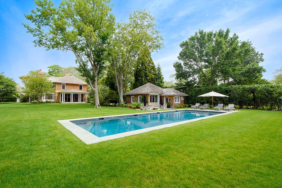 Publishing Power Couple Lists The Beautiful East Hampton Home They Built For 25m A
