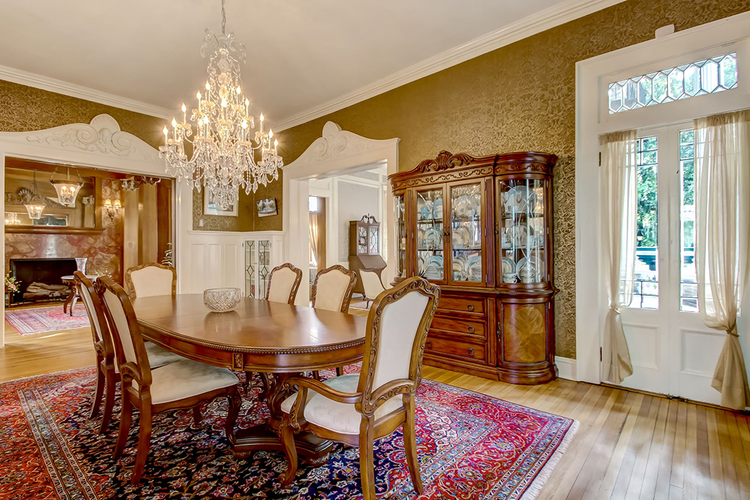 Grand Greek Revival Mansion Sets Record For Highest Savannah Ga Sale Ever 21 Web Or Mls 17 513 Whitaker St