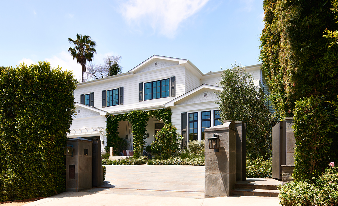 Fredrik Eklunds Paris Forino Designed Beverly Hills Home Is Available To Rent 1a