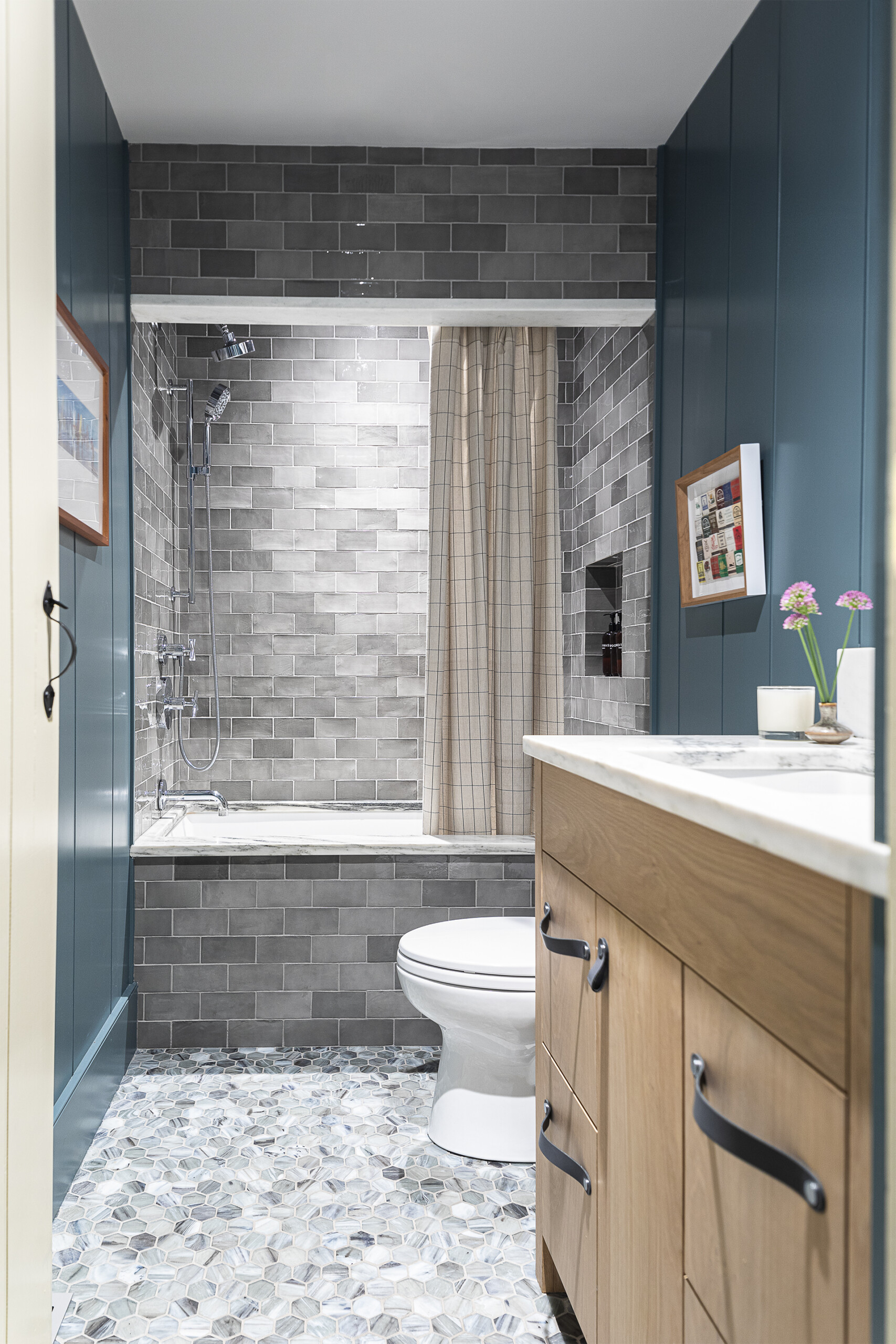 23 Projectnantucket Photo By Julie Bidwell Bathroom Copy