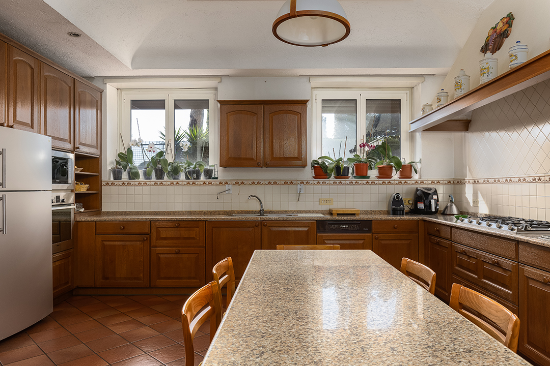 Dreamy Roman Estate Owned By The Gucci Family Seeks 16m 21