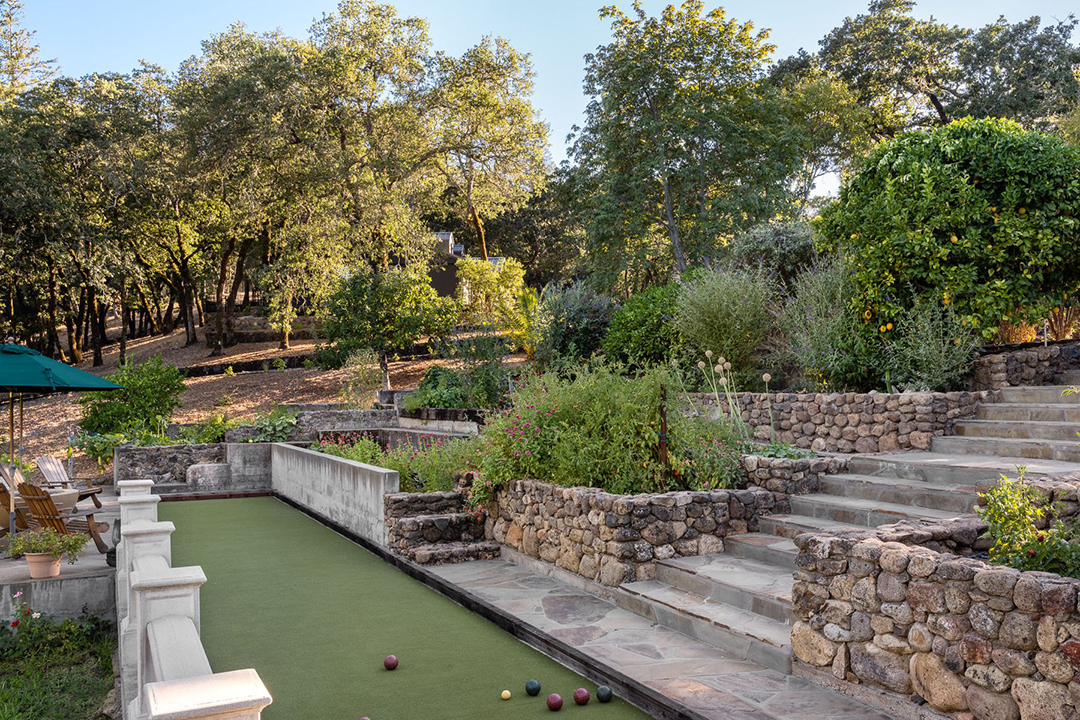 Take A Tour Of The Grounds Of This Napa Valley Compound Priced At 18m Zzzzzzzzzzz