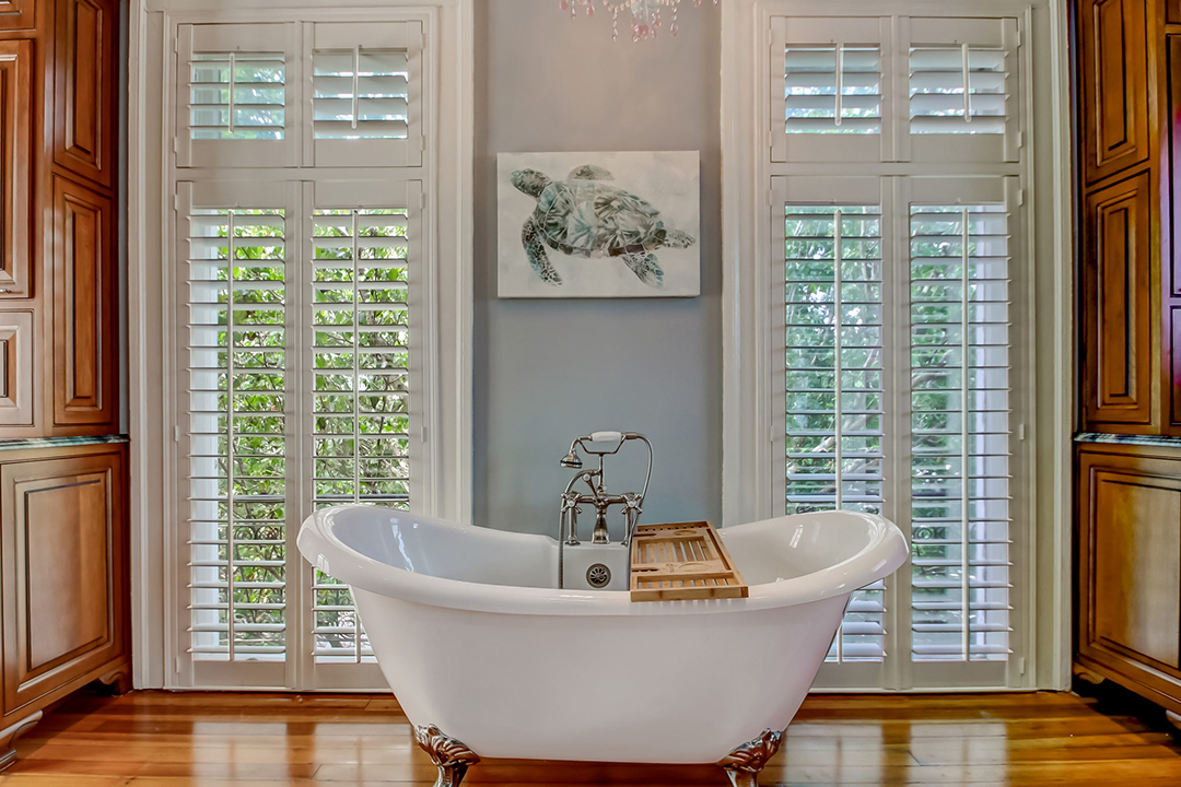 Grand Greek Revival Mansion Sets Record For Highest Savannah Ga Sale Ever 52 Web Or Mls 52 513 Whitaker St