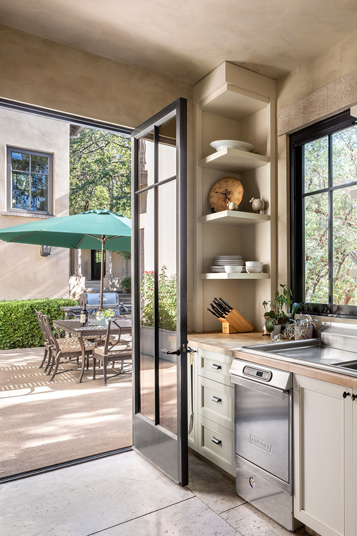 Take A Tour Of The Grounds Of This Napa Valley Compound Priced At 18m L