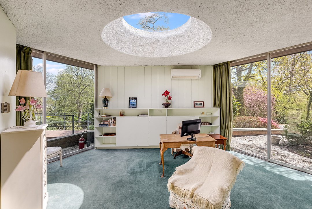 An John Stedman Designed Oyster Bay Home Asks 8 5m B