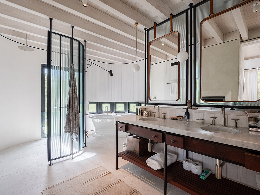 Heiress Beverly Kerzners Hudson Valley Paradise Hits The Market For 25m 461 Silvernails Road Pine Plains Ny 21