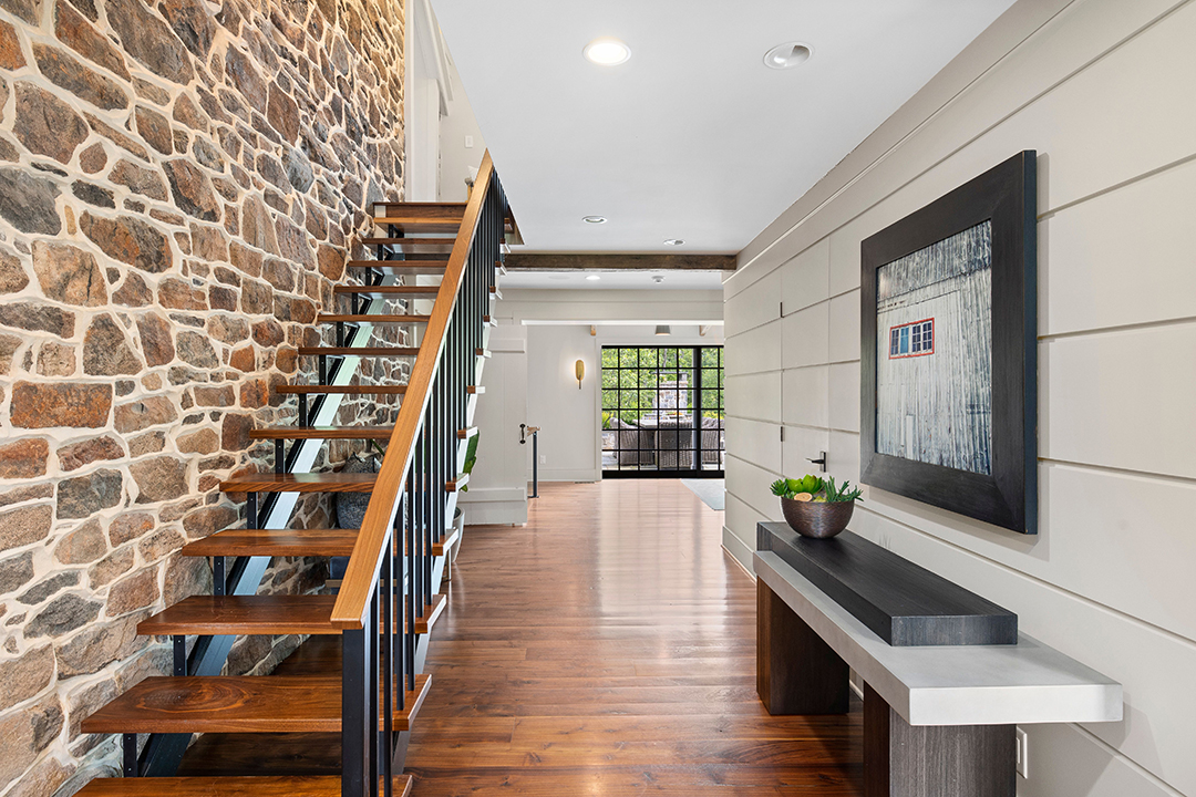 Explore A Reimagined Pennsylvania Home Dating Back To The 1700s 007