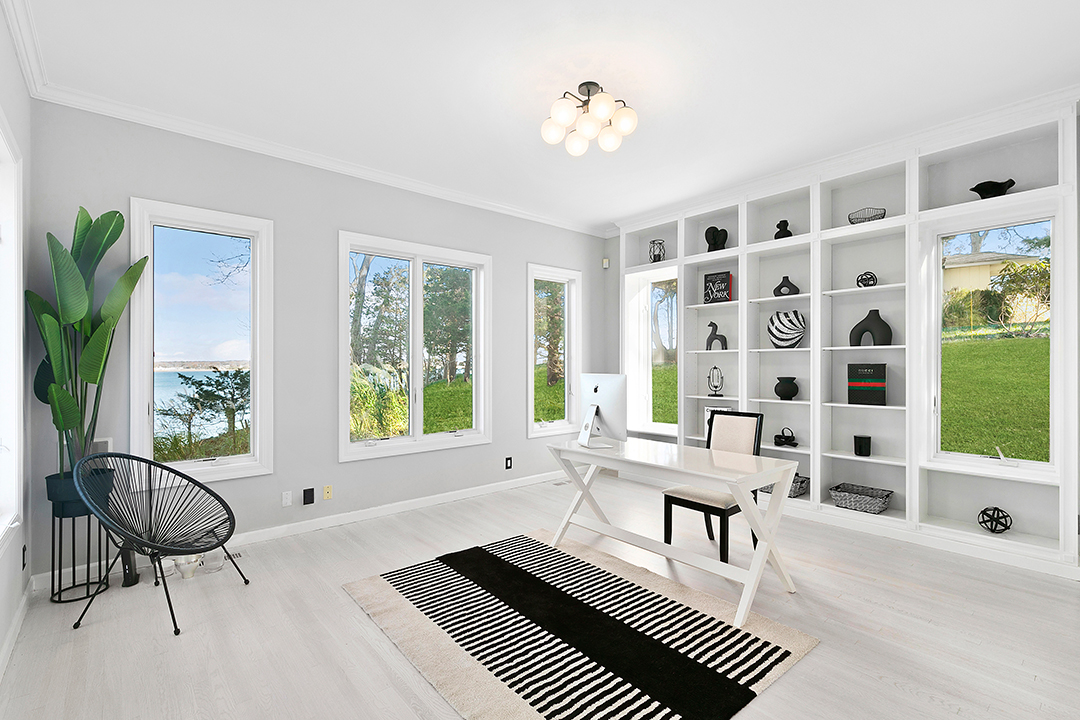 Actress Drea De Matteos Former Family Summer Home In East Hampton Hits The Market 26threemileharbordr Easthampton Interior Credit Susan Sims