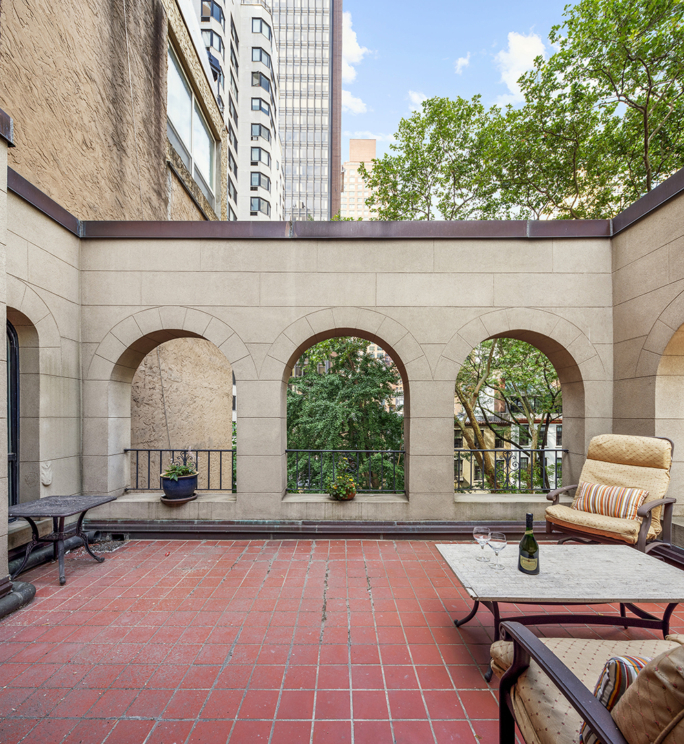 Late Broadway Icon Stephen Sondheims Longtime Nyc Townhouse Is Up For Sale Zzzzz