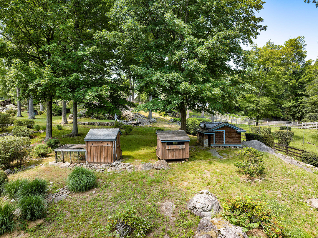 One-of-a-kind-Greenwich-Estate-Hits-the-Market-for-$35M-2.jpg