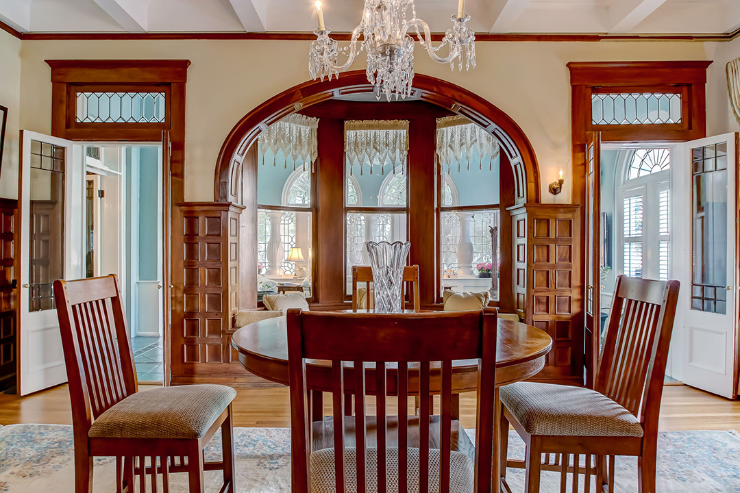 Grand Greek Revival Mansion Sets Record For Highest Savannah Ga Sale Ever 27 Web Or Mls 27 513 Whitaker St