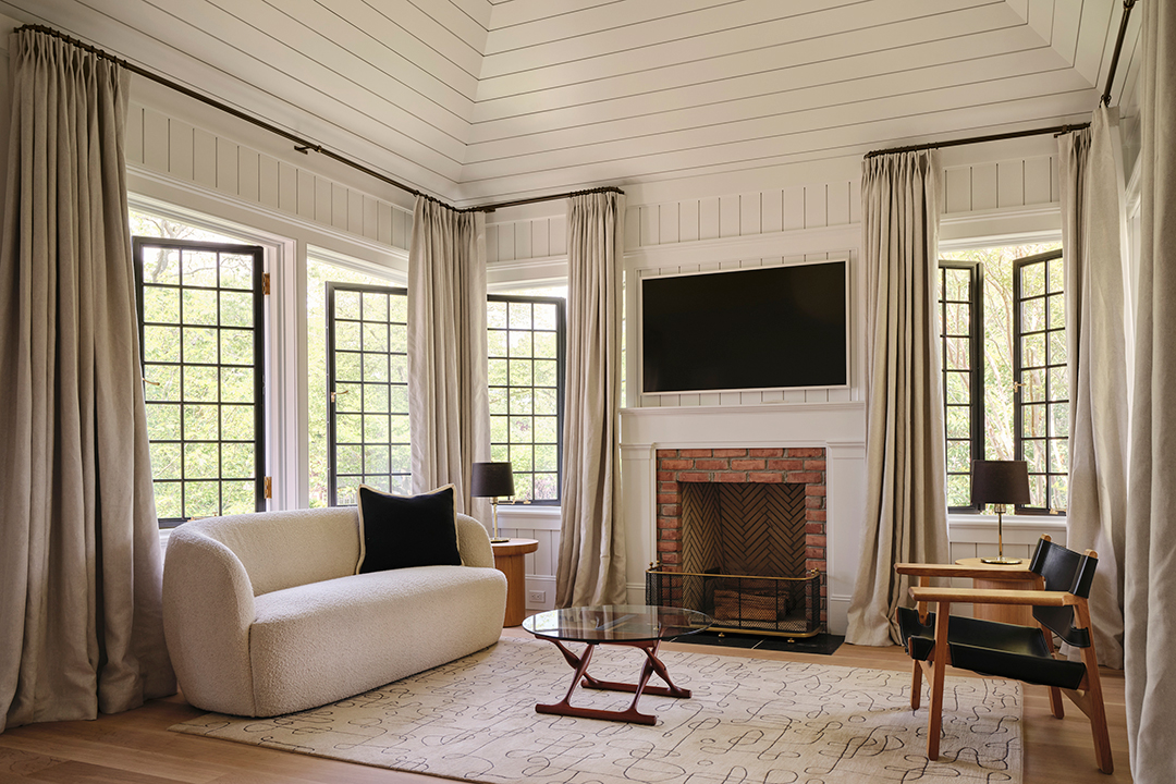 Publishing Power Couple Lists The Beautiful East Hampton Home They Built For 25m A Adrian Gaut Sothebys International Realty E