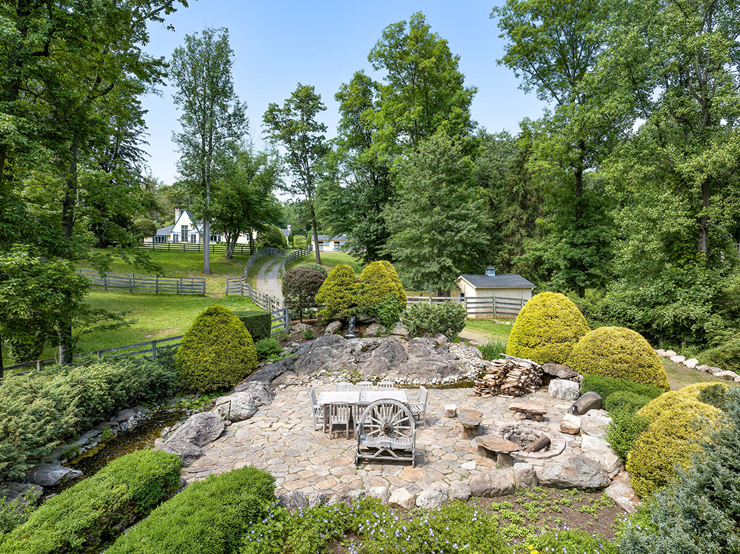 One-of-a-kind-Greenwich-Estate-Hits-the-Market-for-$35M-2.jpg