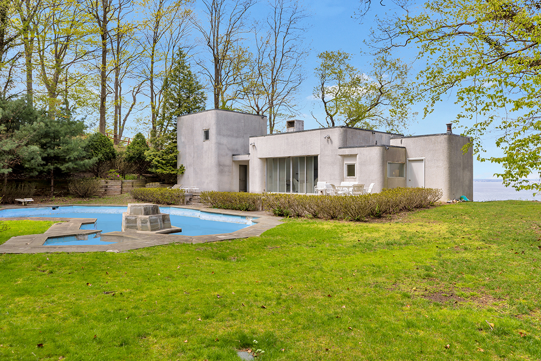 An John Stedman Designed Oyster Bay Home Asks 8 5m M