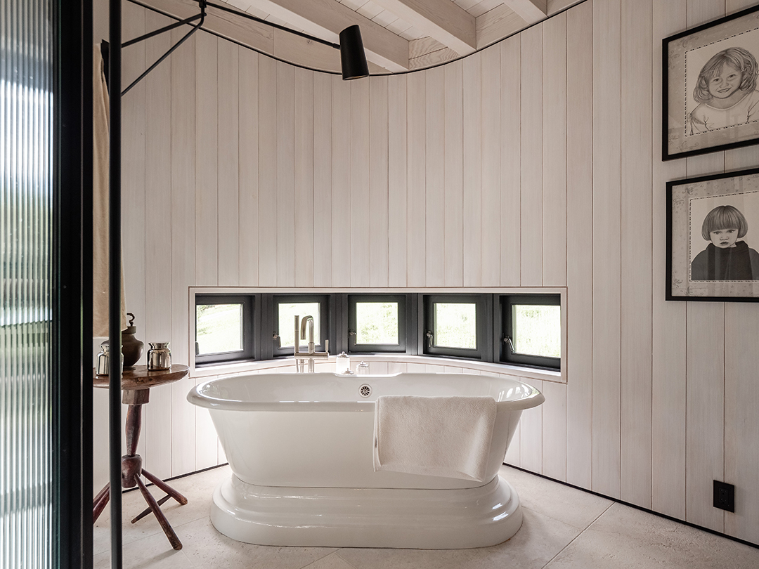 Heiress Beverly Kerzners Hudson Valley Paradise Hits The Market For 25m 461 Silvernails Road Pine Plains Ny 22