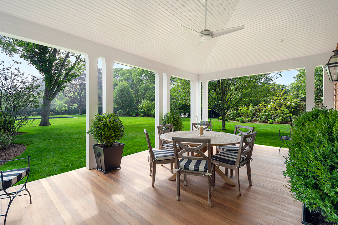 Publishing Power Couple Lists The Beautiful East Hampton Home They Built For 25m L