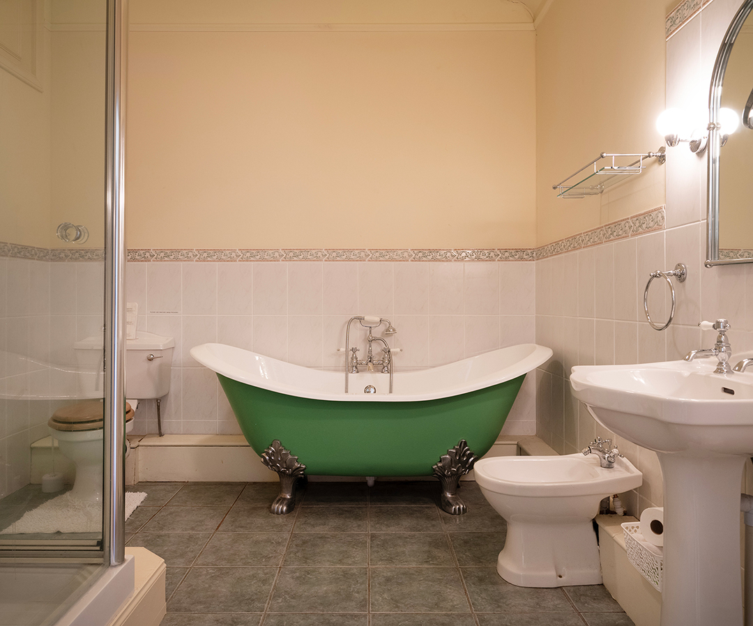 Bob Dylan Lists His Sophisticated Scottish Highlands Manor Set On 24 Acres Nethy Bridge Edinburgh Knight Frank Oieo 3000000 20