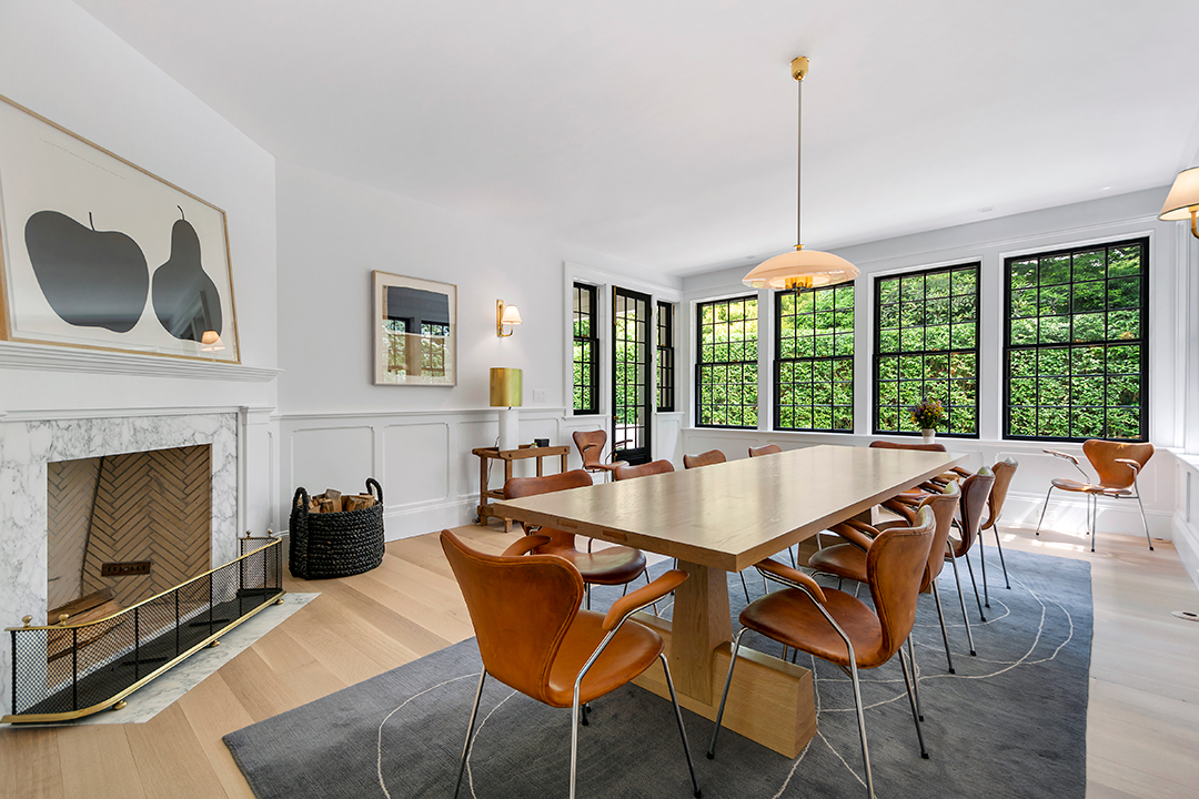 Publishing Power Couple Lists The Beautiful East Hampton Home They Built For 25m G