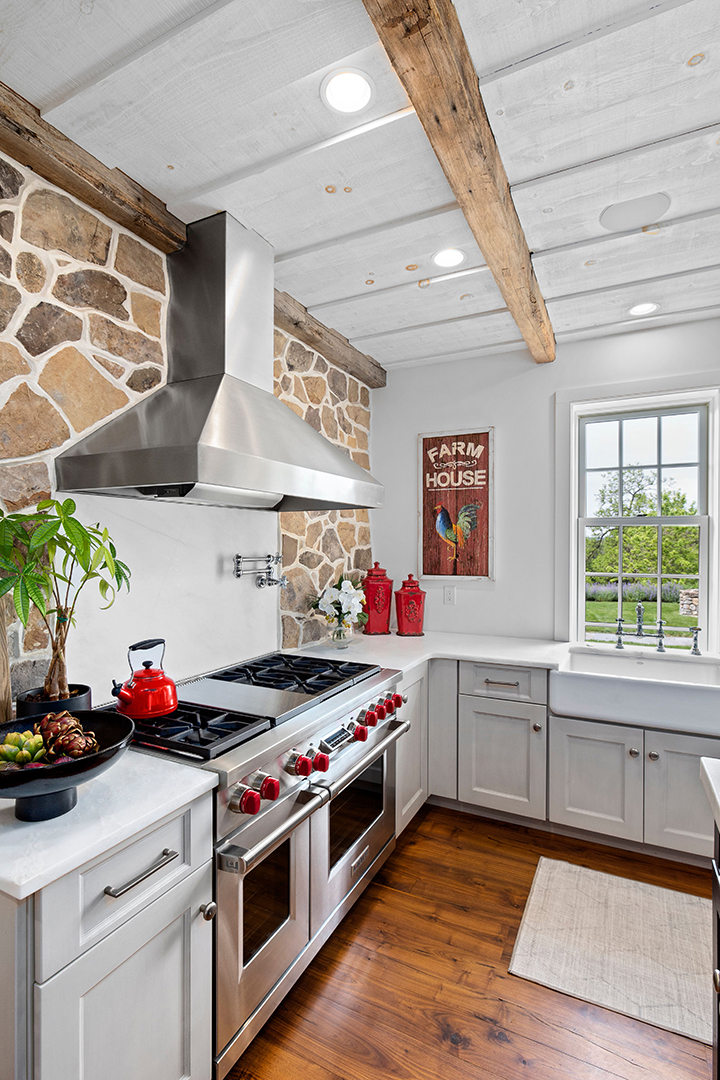 Explore A Reimagined Pennsylvania Home Dating Back To The 1700s 017