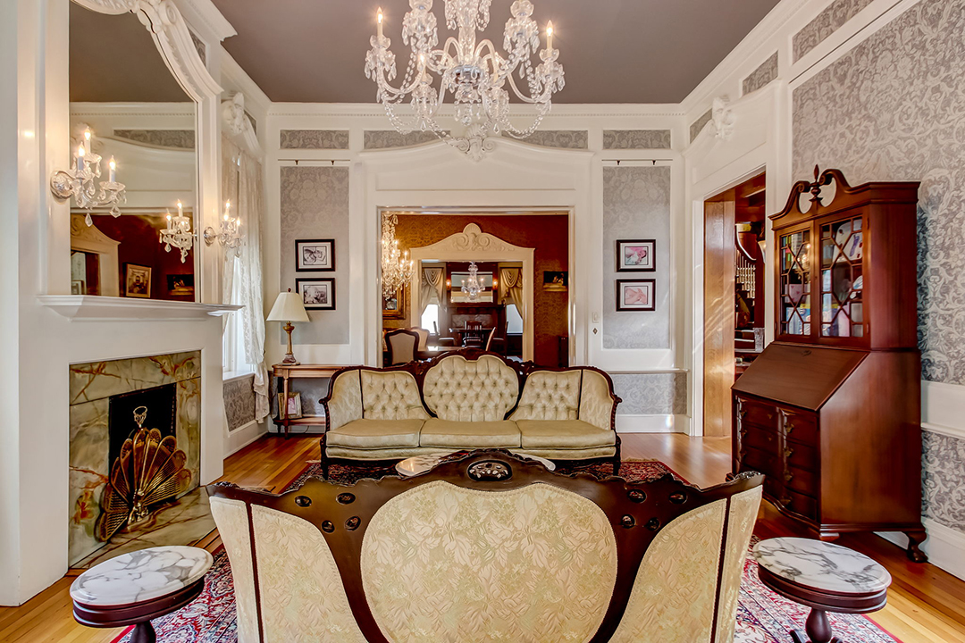 Grand Greek Revival Mansion Sets Record For Highest Savannah Ga Sale Ever 26 Web Or Mls 3 513 Whitaker St 2