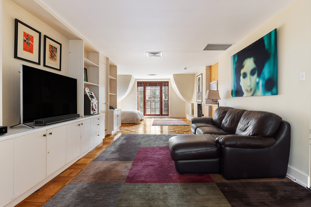 Late Broadway Icon Stephen Sondheims Longtime Nyc Townhouse Is Up For Sale S