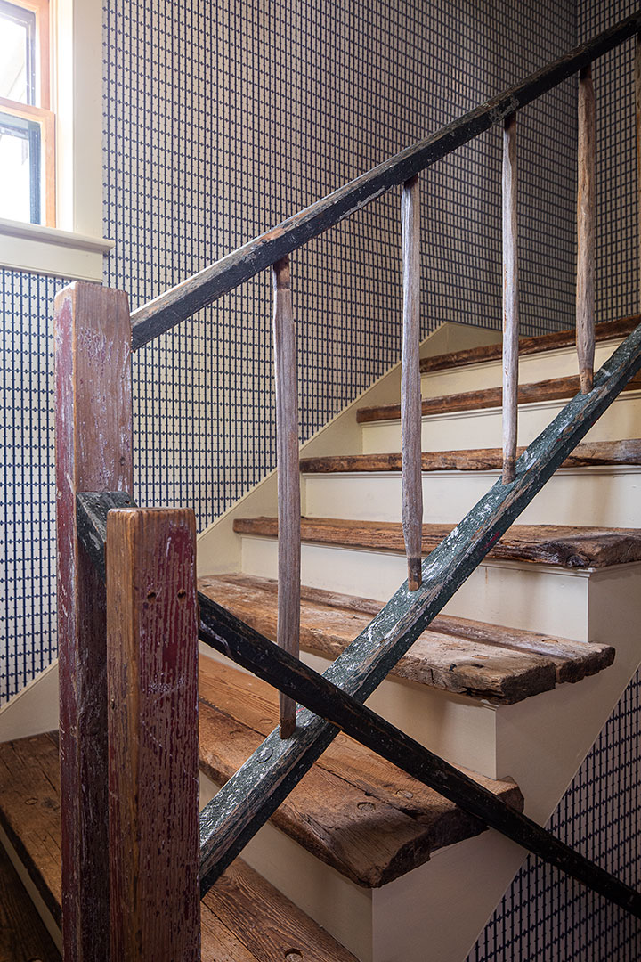 16 Projectnantucket Photo By Julie Bidwell Stairwell