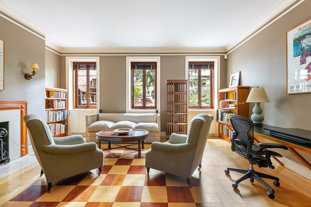 Late Broadway Icon Stephen Sondheims Longtime Nyc Townhouse Is Up For Sale M